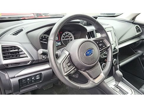 Used 2023 Subaru Forester Premium AWD/4WD image 3