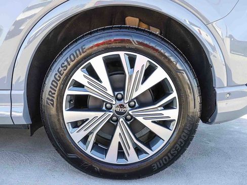 Used 2024 Audi Q4 e-tron Premium Plus image 13