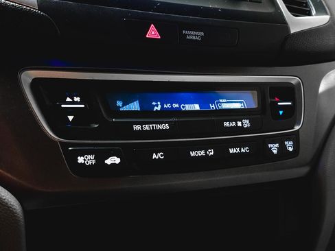 Used 2019 Honda Pilot LX image 29