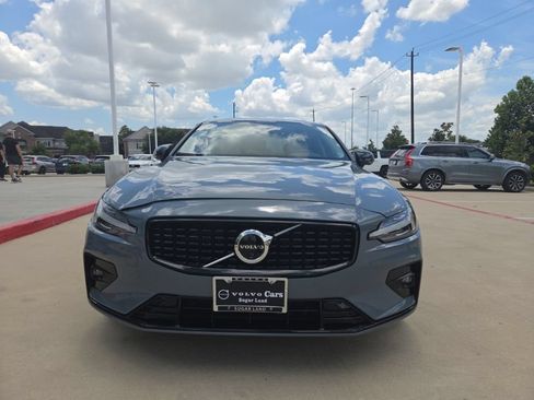 Used 2024 Volvo S60 B5 Plus w/ Climate Package FWD image 2