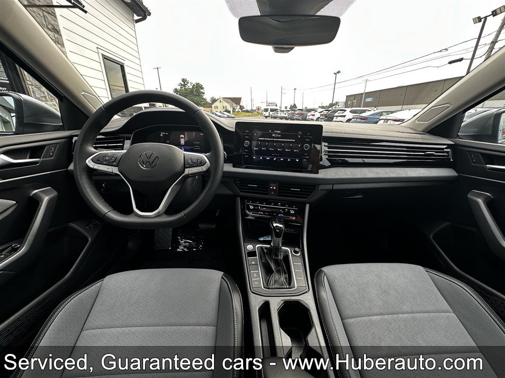 Used 2026 Volkswagen Jetta SE FWD image 17