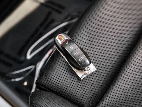 Used 2019 Porsche 718 Cayman RWD image 43