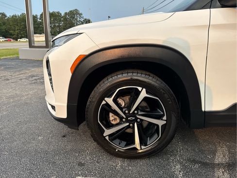 Used 2023 Chevrolet TrailBlazer RS w/ Convenience Package FWD image 27