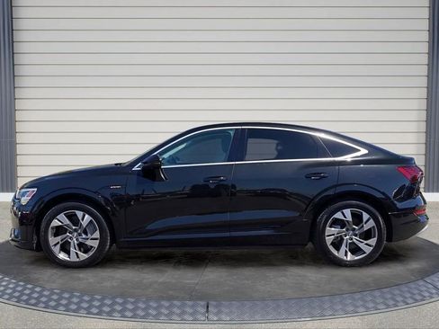 Used 2020 Audi e-tron Premium Plus image 4