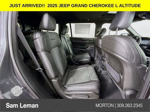 New 2025 Jeep Grand Cherokee L Altitude image 28