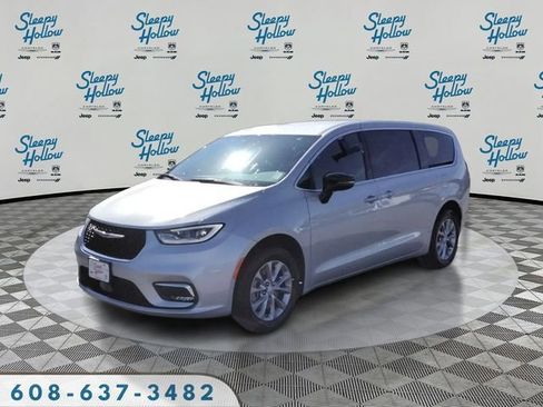 New 2026 Chrysler Pacifica Select AWD/4WD image 1