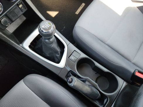 Used 2018 Toyota Corolla SE FWD image 20