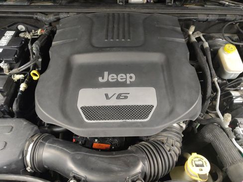 Used 2017 Jeep Wrangler Unlimited Sport w/ Quick Order Package 24S AWD/4WD image 30