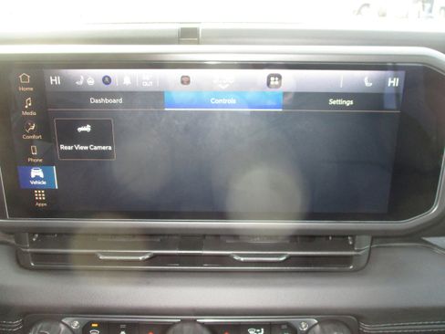 Used 2024 Jeep Wrangler Sahara image 24