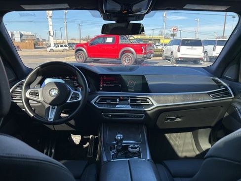 Used 2022 BMW X7 M50i image 10