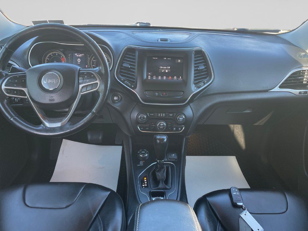 Certified 2020 Jeep Cherokee Latitude Plus w/ Comfort/Convenience Group AWD/4WD image 20