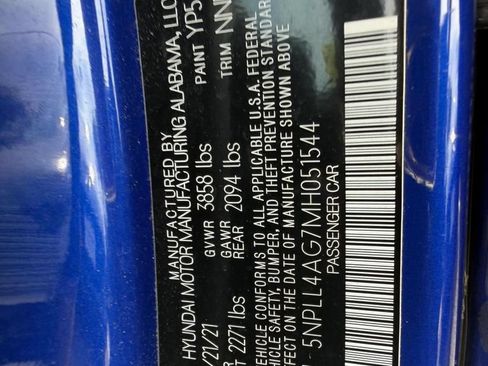 Used 2021 Hyundai Elantra SE FWD image 16