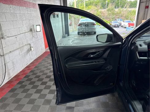 Used 2018 GMC Terrain SLT w/ Preferred Package AWD/4WD image 19
