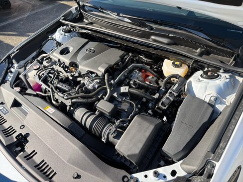 Used 2025 Toyota Camry XLE image 25