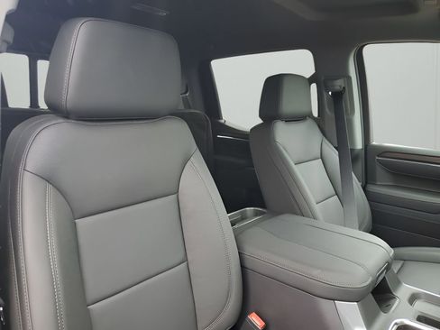 New 2026 GMC Sierra 1500 SLT image 15