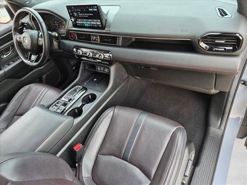 Used 2025 Honda Pilot Black Edition image 21