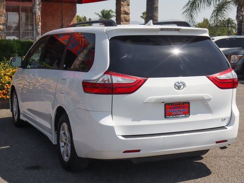 Used 2019 Toyota Sienna LE image 9