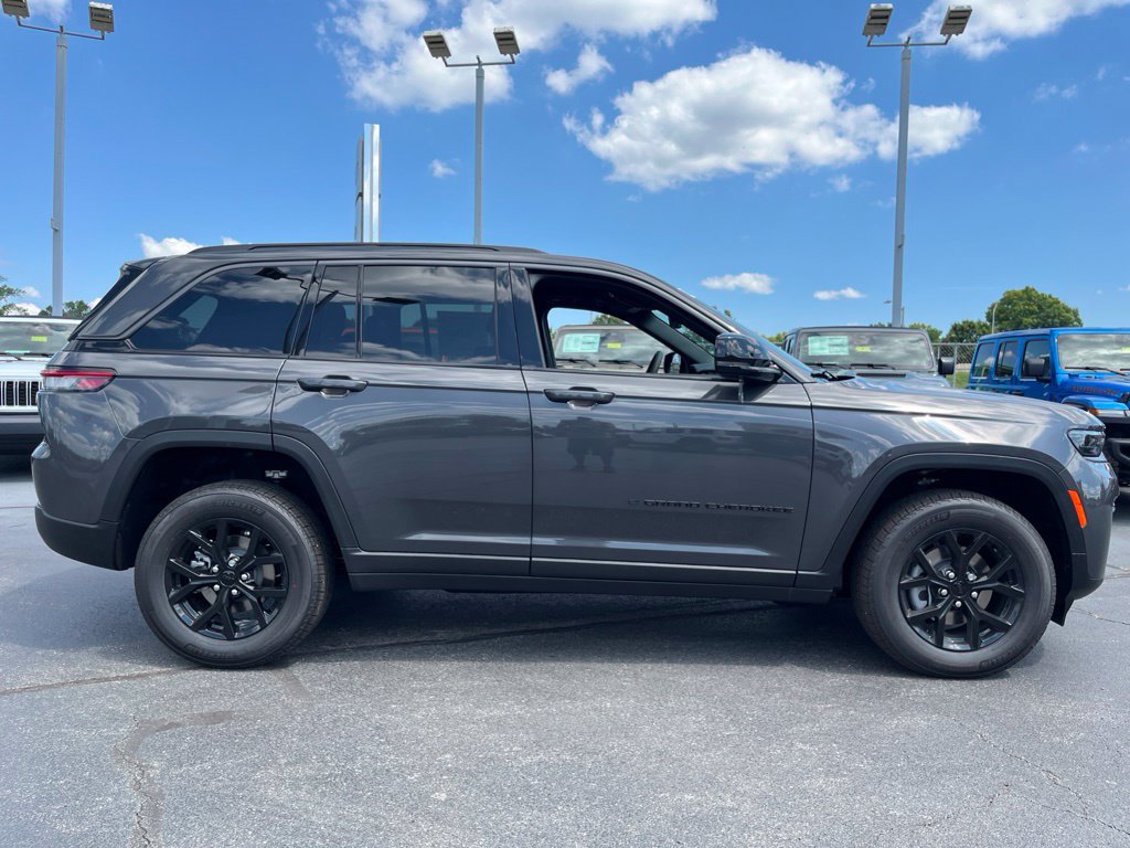 New 2026 Jeep Grand Cherokee Altitude AWD/4WD image 43