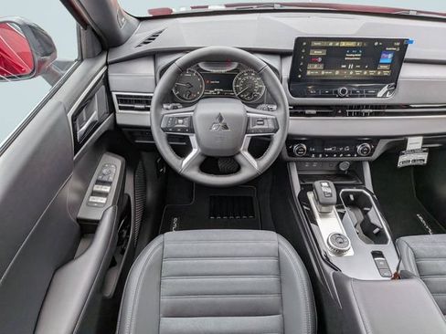 New 2026 Mitsubishi Outlander LE FWD image 14
