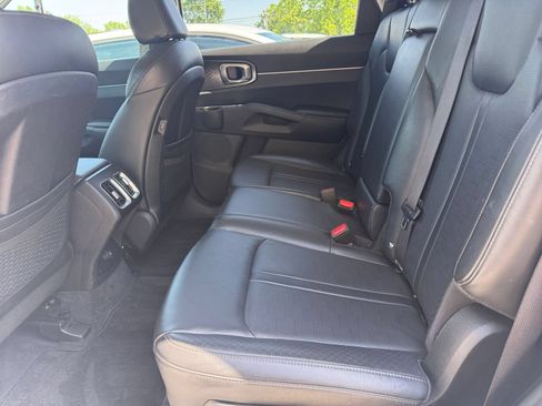 Used 2024 Kia Sorento S FWD image 28