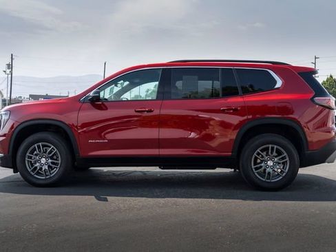 Used 2025 GMC Acadia Elevation AWD/4WD image 3