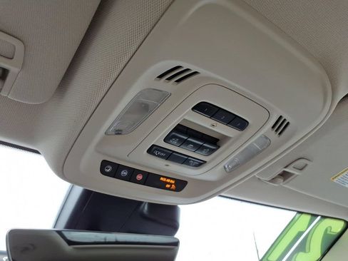 Used 2021 Buick Envision Avenir w/ Technology Package II FWD image 28