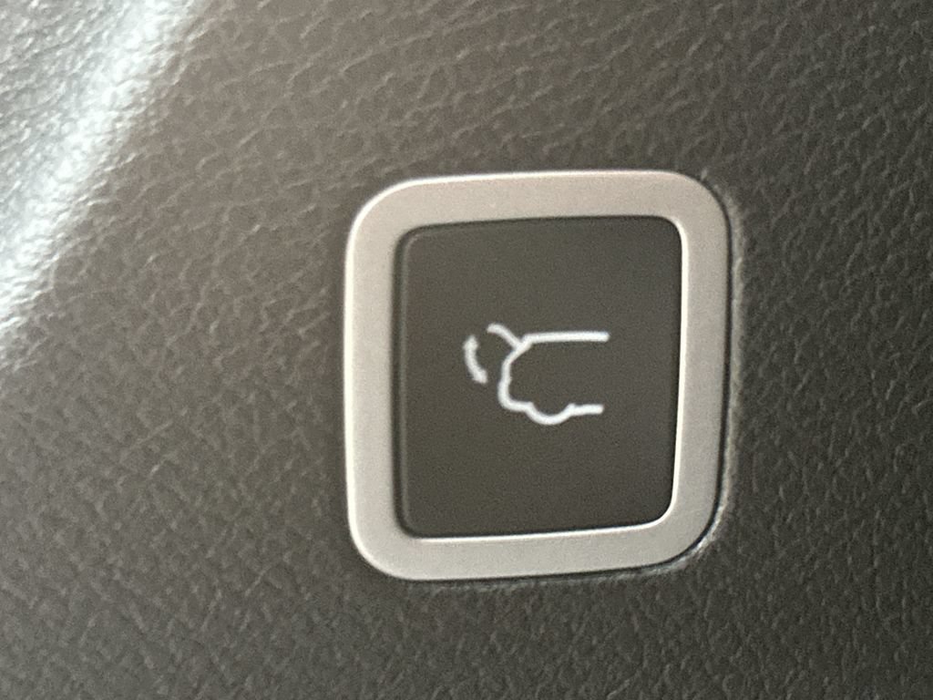 New 2026 Chrysler Pacifica Select FWD image 18
