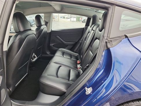 Used 2023 Tesla Model 3 Standard Range image 6