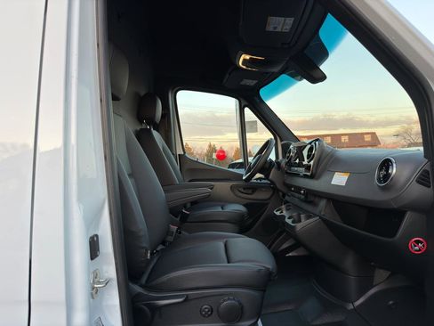 Used 2024 Mercedes-Benz eSprinter 170 Cargo w/ Dashboard Charging Package image 10