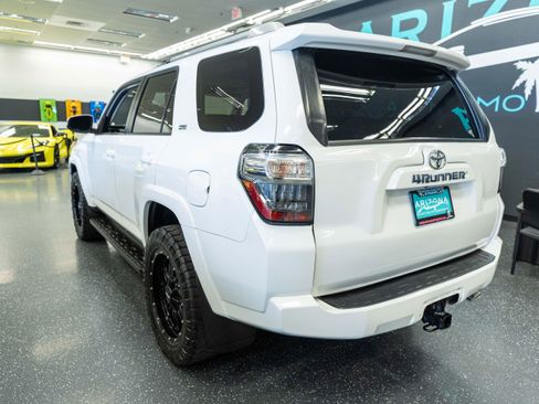 Used 2018 Toyota 4Runner SR5 Premium AWD/4WD image 8