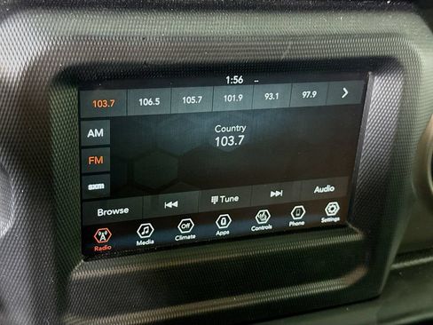 Used 2021 Jeep Gladiator Sport AWD/4WD image 6