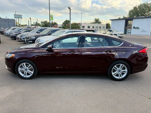 Used 2018 Ford Fusion SE w/ Fusion SE Technology Package FWD image 6