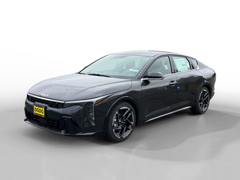 New 2025 Kia K4 GT-Line image 1
