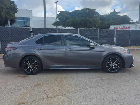Used 2023 Toyota Camry SE FWD image 4