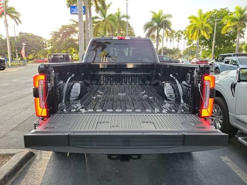 Used 2026 Ford F450 Platinum w/ FX4 Off-Road Package AWD/4WD image 7
