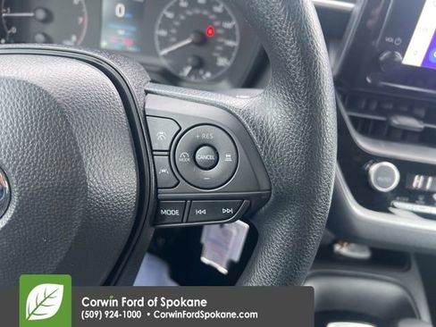 Used 2025 Toyota Corolla LE image 16