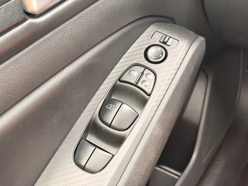 Used 2025 Nissan Altima 2.5 SV FWD image 21