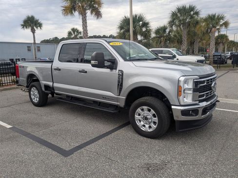 Used 2024 Ford F250 XLT image 2