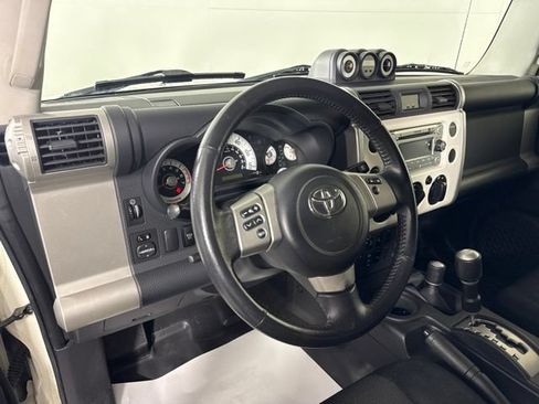 Used 2013 Toyota FJ Cruiser 4WD w/ Upgrade Pkg image 17