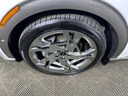 Used 2023 Genesis GV60 Performance image 10