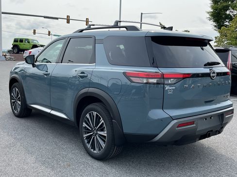 New 2026 Nissan Pathfinder Platinum AWD/4WD image 10