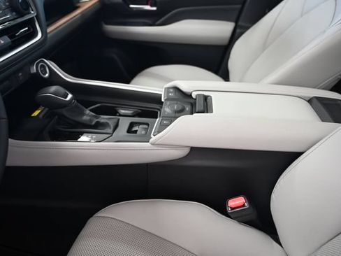 Certified 2026 Toyota Grand Highlander AWD Hybrid image 20