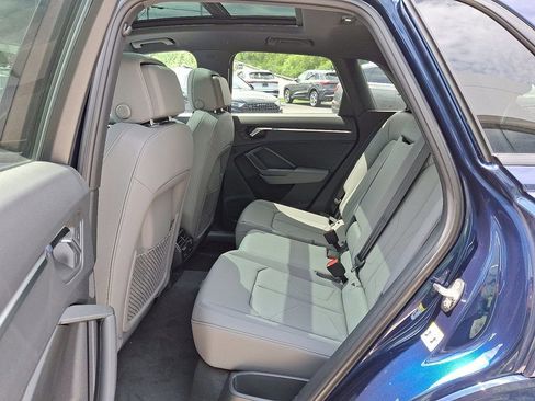 New 2025 Audi Q3 2.0T Premium image 8