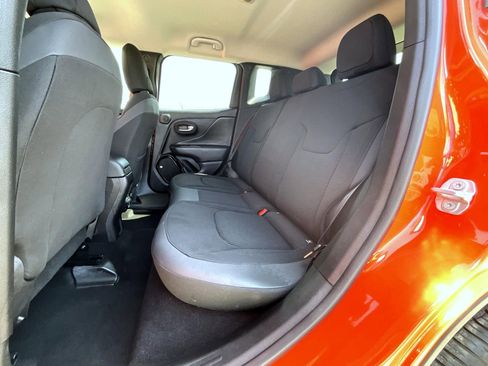 Used 2018 Jeep Renegade Altitude image 20