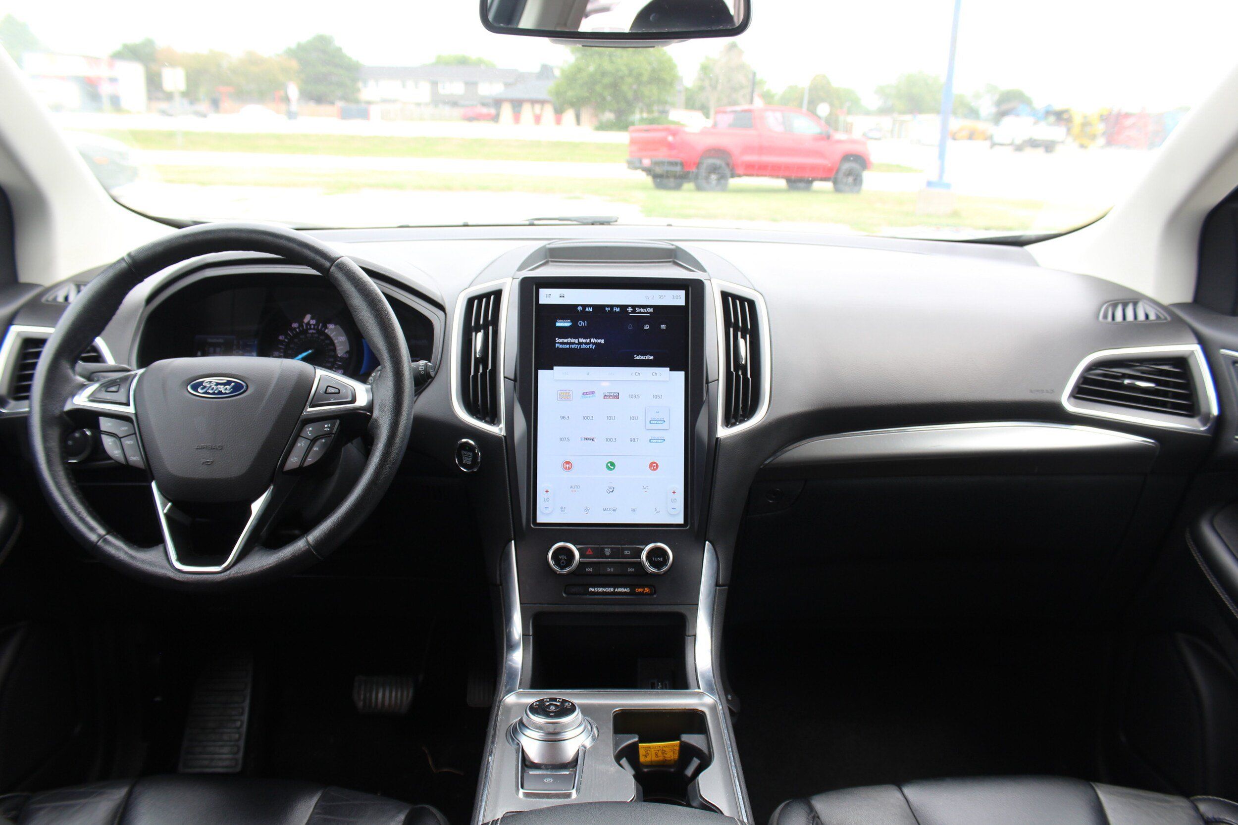Used 2022 Ford Edge Titanium AWD/4WD image 18