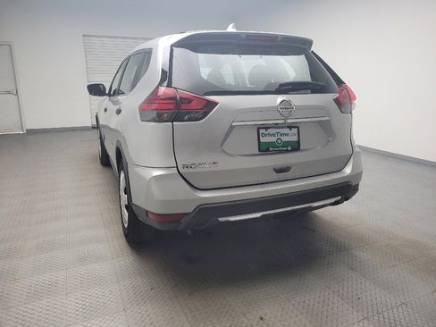 Used 2017 Nissan Rogue S FWD image 6