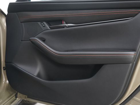 Certified 2025 MAZDA MAZDA3 Carbon AWD/4WD image 9