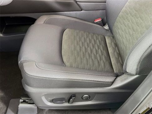 New 2025 Nissan Pathfinder SV image 18