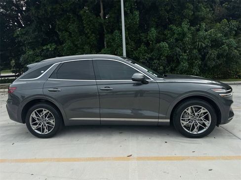 Used 2023 Genesis GV70 2.5T w/ Select Package image 8