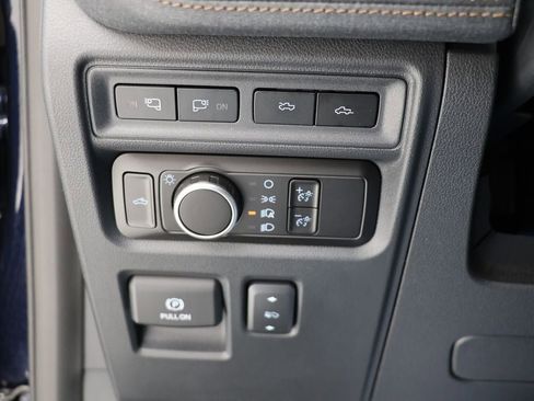 Used 2023 Ford F150 Lightning Lariat image 29